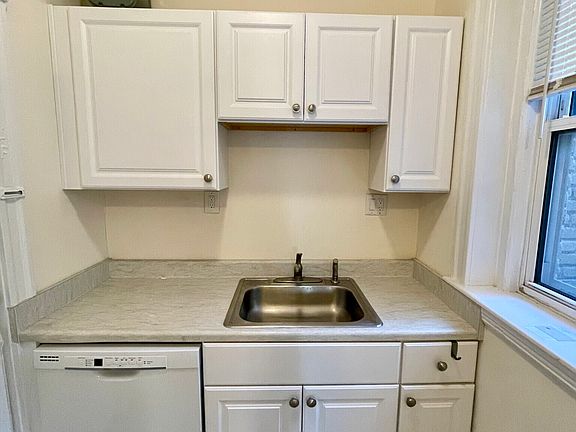 4th image of 1637 Commonwealth Ave #3M