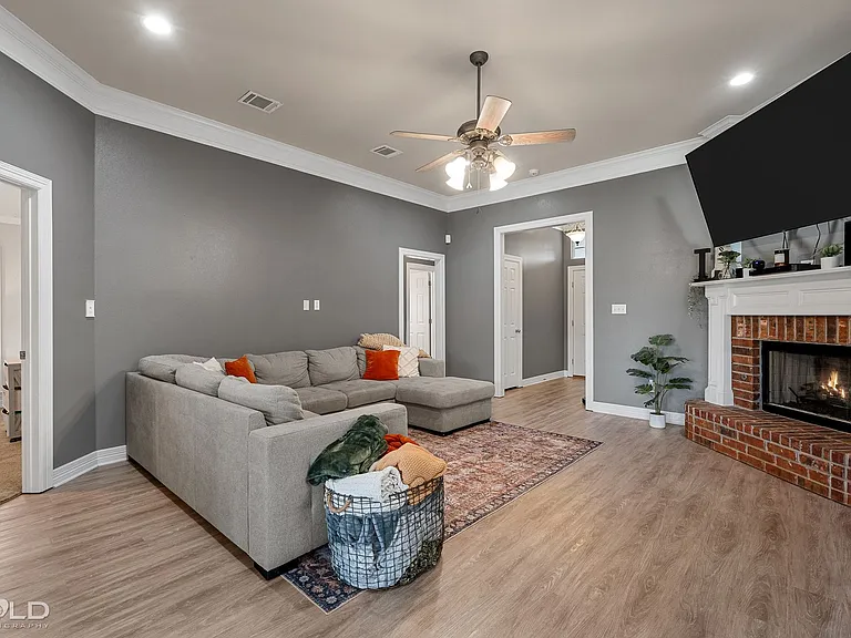 2531 Brookhaven Dr — Photo 17