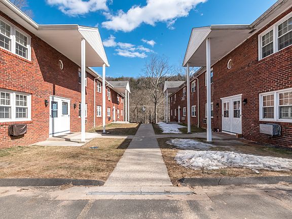 3rd image of 3 Tunxis Pl #F