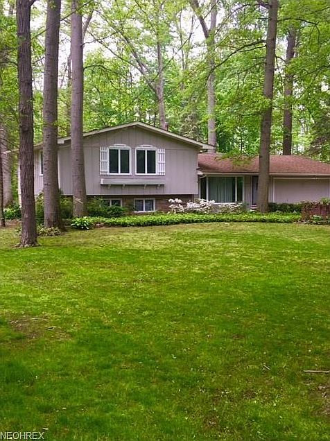 2nd image of 3330 Sandy Ln