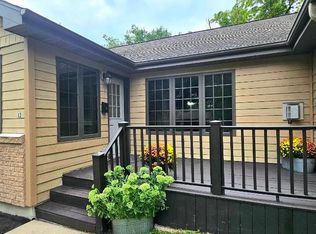 13 E 3rd St, Morris, MN 56267