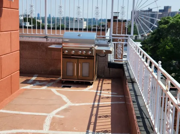 56-26 Van Cleef Street image 27 of 28