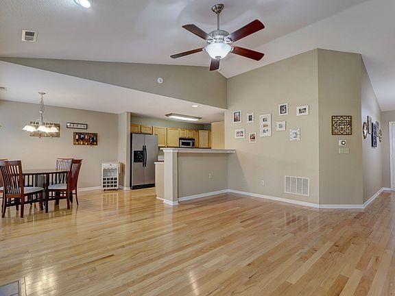 5th image of 6023 White Birch Dr