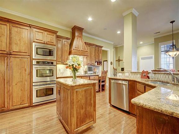5th image of 71 Stillmeadow Dr
