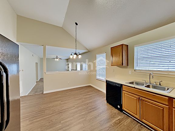 4th image of 104 Bellington Dr