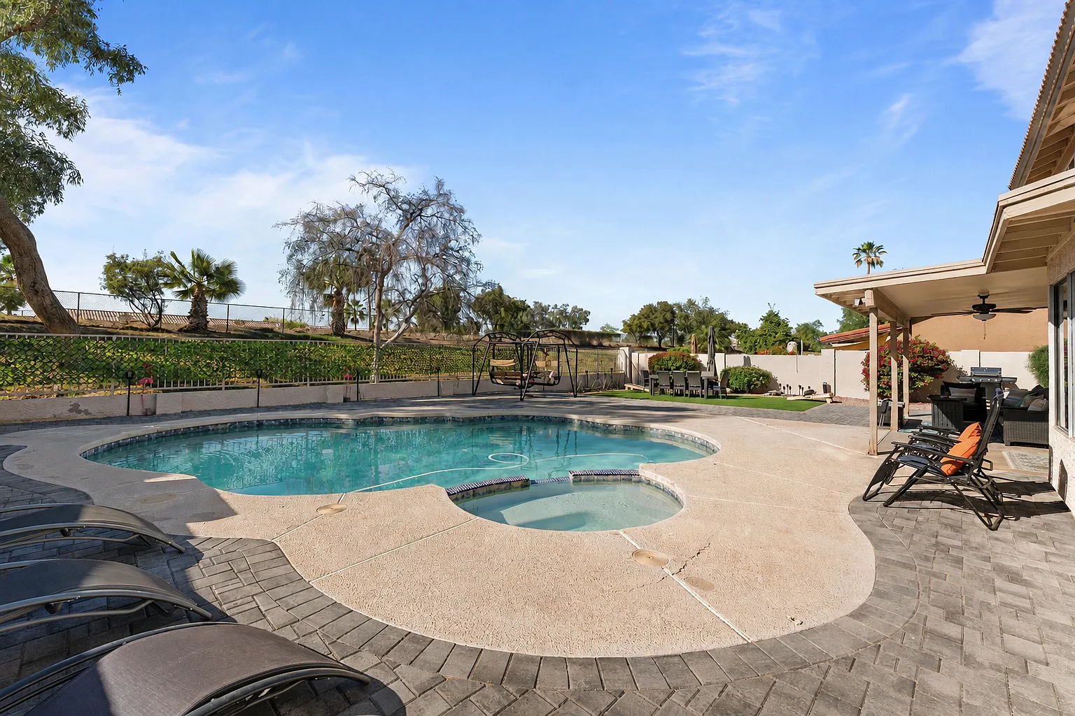 4 bed, 2257 sqft, $4,350 — Photo 4