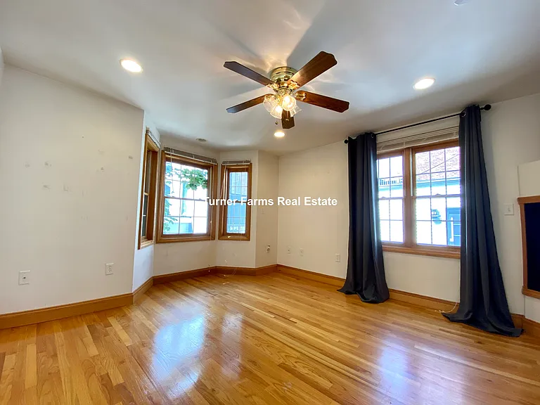 241 W 3rd St #2A — Photo 15