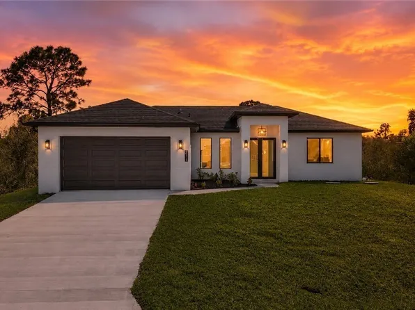 2711 39th St W, Lehigh Acres, FL 33971