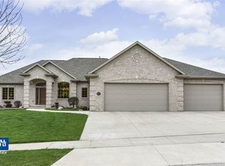 617 Roland St, Combined Locks, WI 54113