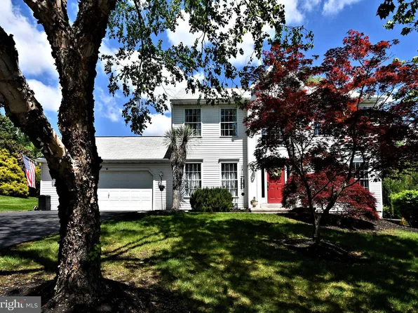 902 N Monocacy Creek Rd, Douglassville, PA 19518