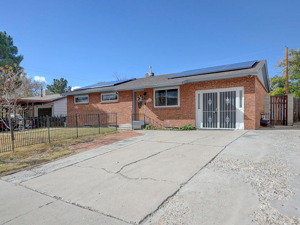 1st image of 2905 Dorothy St NE