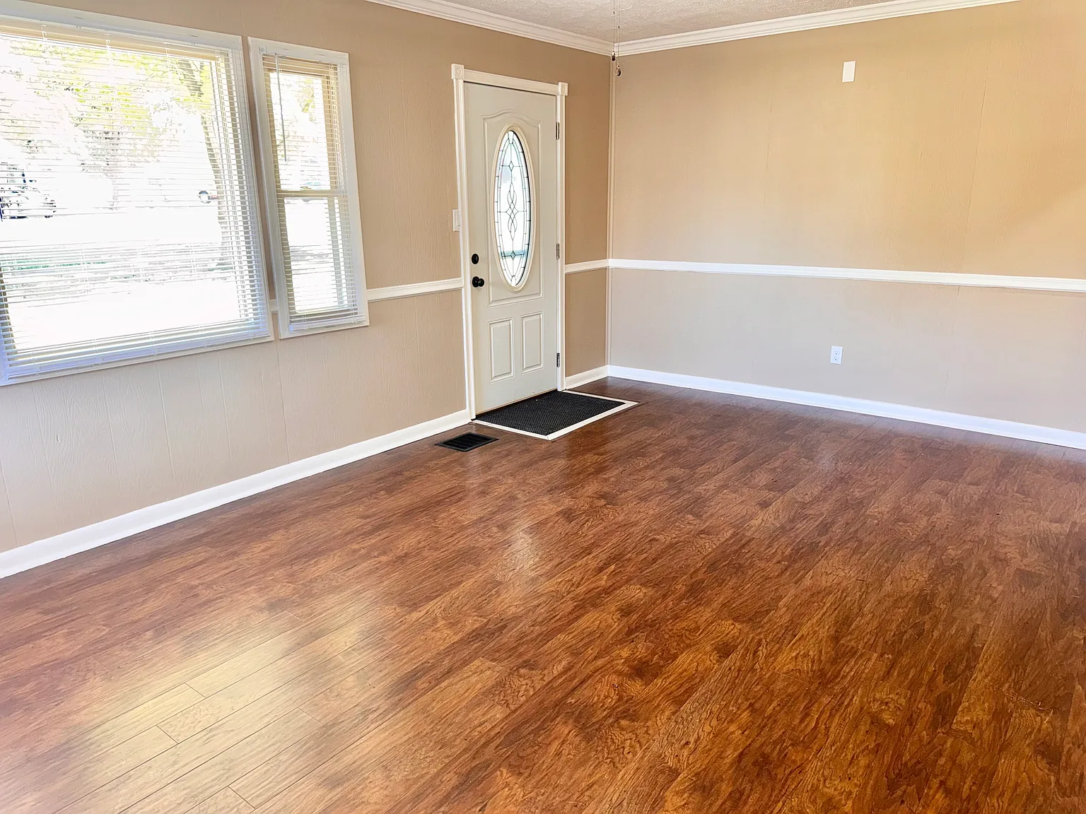 2 bed, 768 sqft, $1,550 — Photo 3