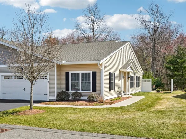 117 Rogerson Xing #117, Uxbridge, MA 01569