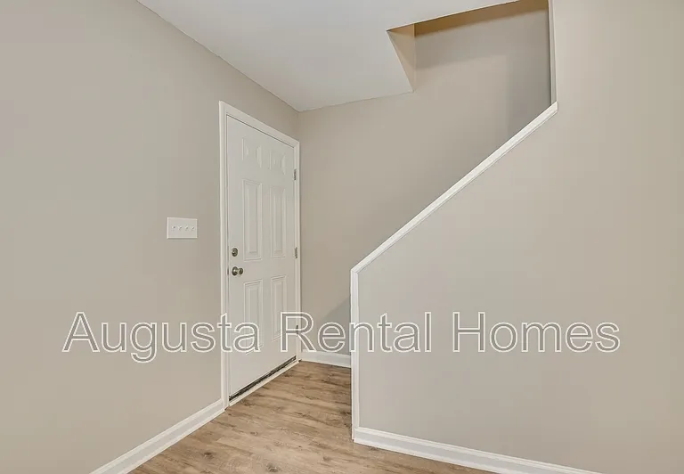 148 Chalet North Ct #148 — Photo 16