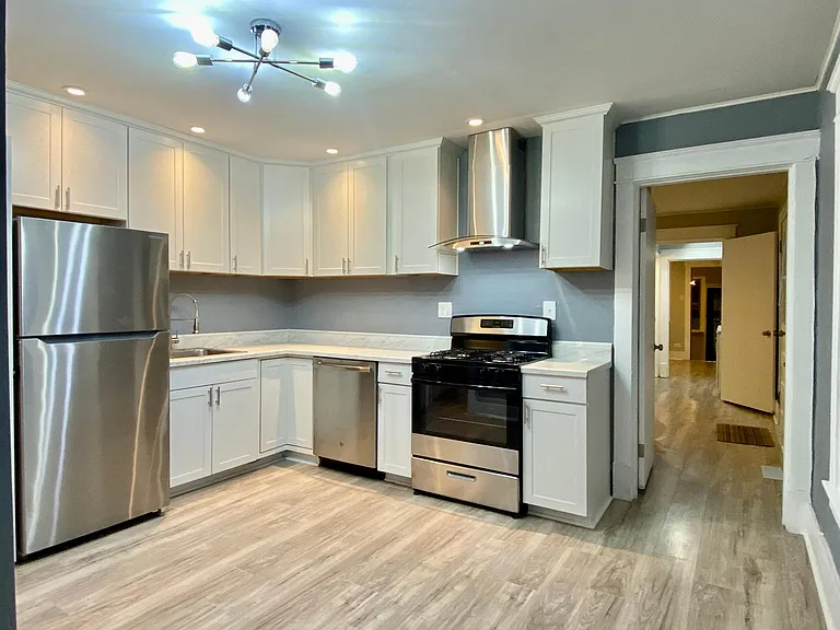 2059 May Ave — Photo 12