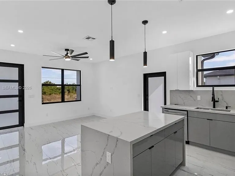 5045 Benton St — Photo 5