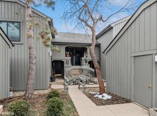 245 Shoreline Rd APT D, Lake Barrington, IL 60010