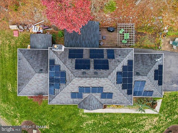 3rd image of 102 Arbor Way