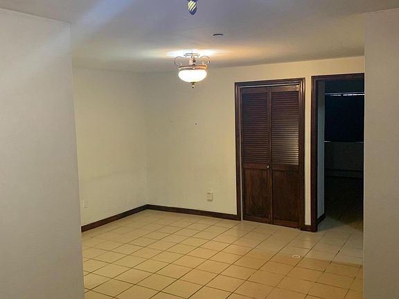 4th image of 955 E 215th St #1