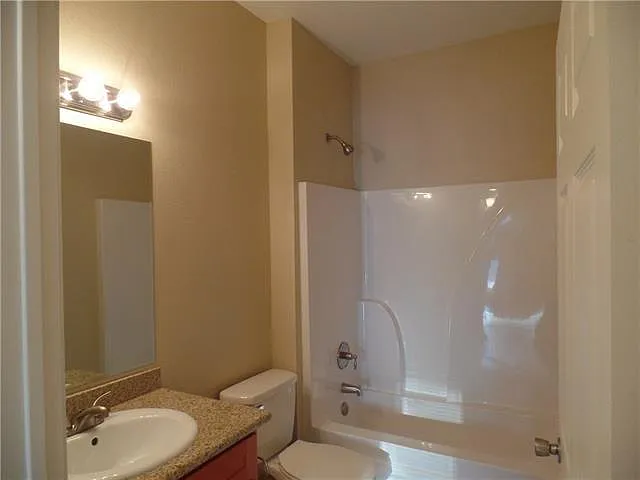 221 Bella Sera Ln — Photo 12