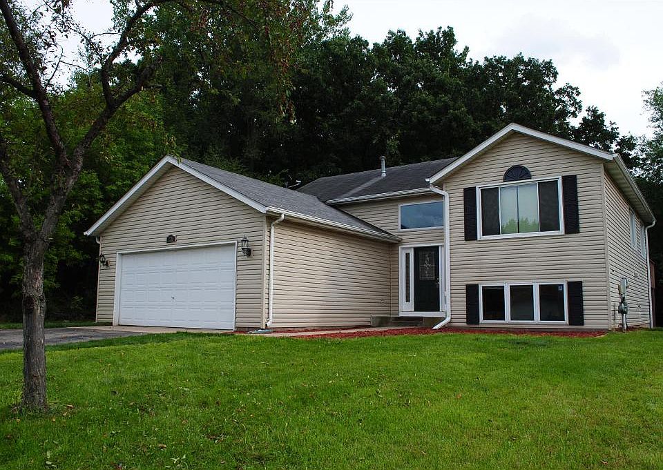 1st image of 1738 Deerwood Dr