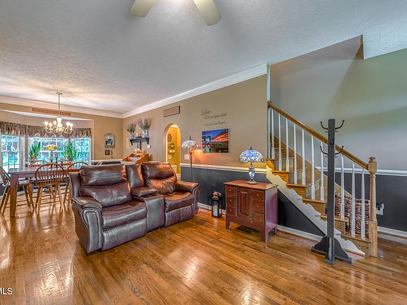 3rd image of 510 Westfield Ave