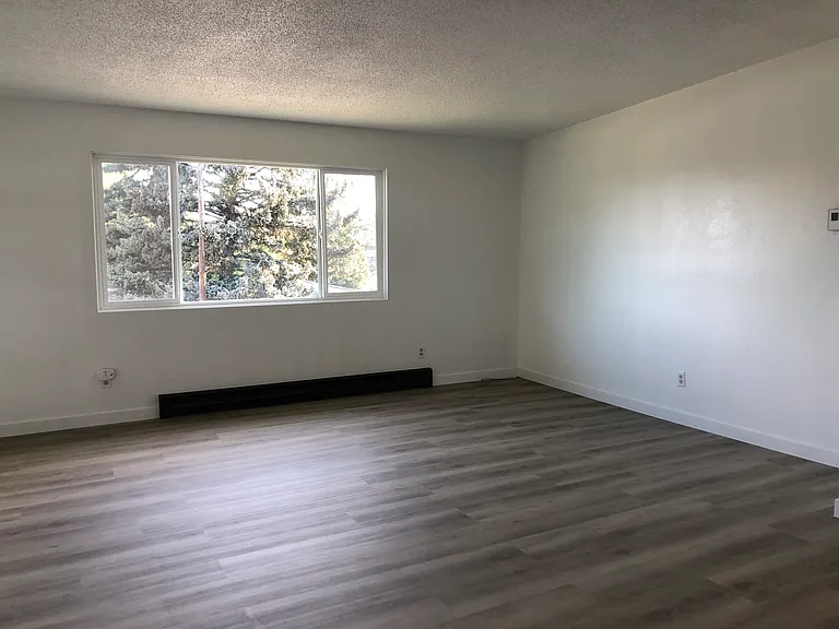 1735 NE Wheatland Dr #C — Photo 7