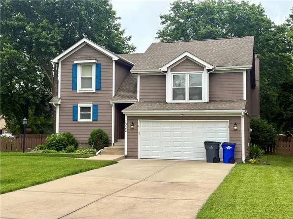 1332 E 154th St, Olathe, KS 66062