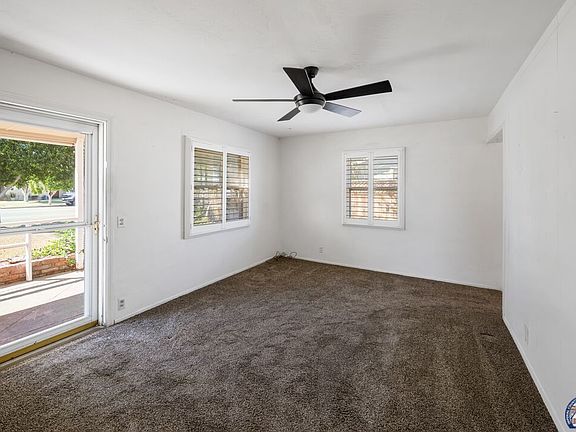 3rd image of 760 Fern Ave