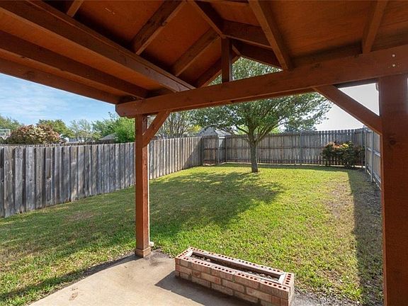 4th image of 1295 Crestway Dr
