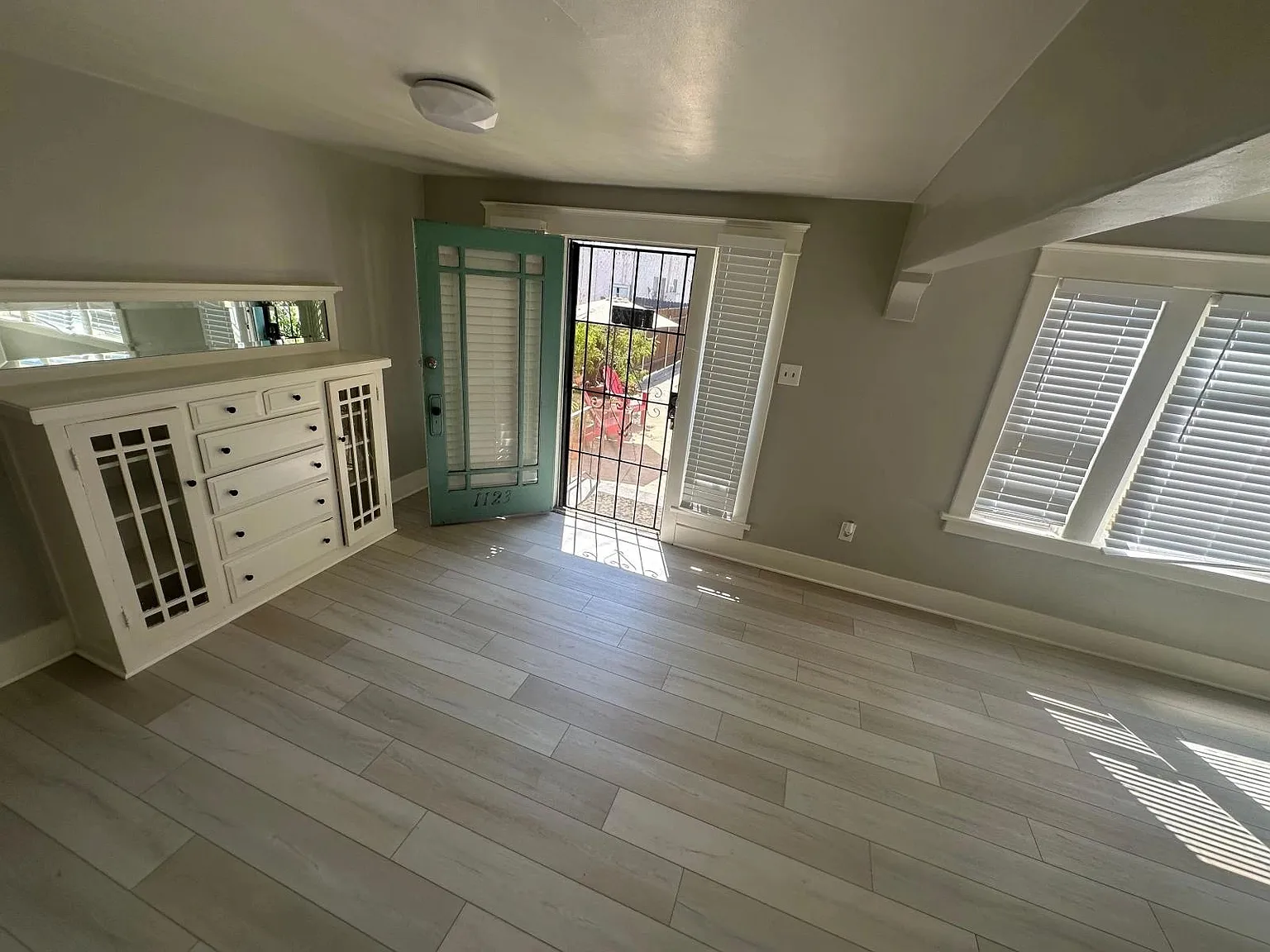1 bed, 1.0 bath, 580 sqft, $1,895 — Photo 2