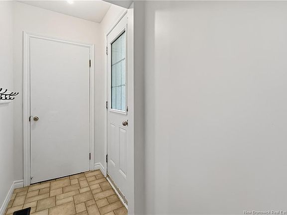 4th image of 258 Jones St