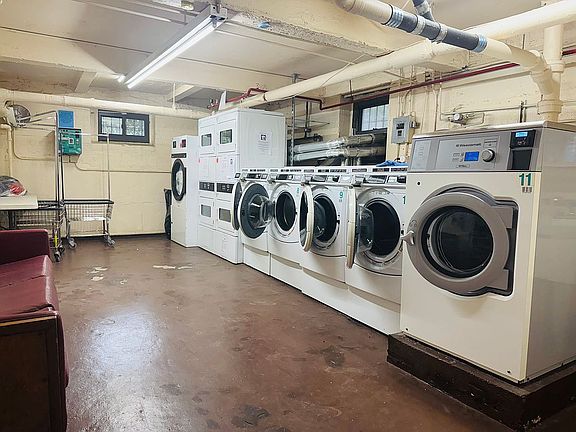 4th image of 111-39 76th Rd APT D1