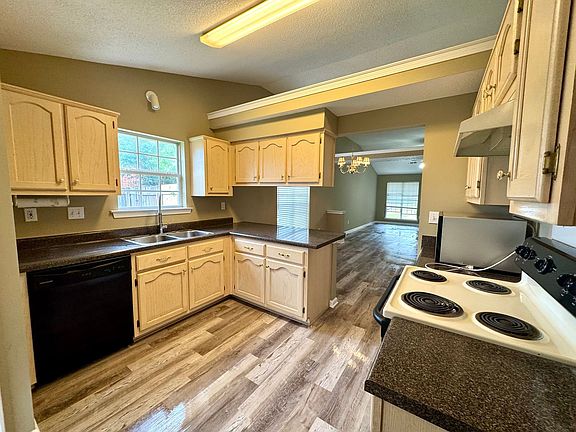 4th image of 9197 Kaitlyn Dr