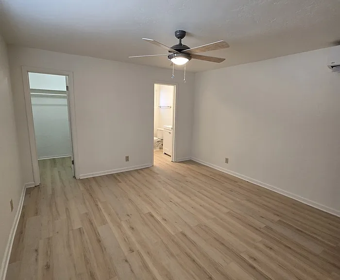 214 Wellesley Dr SE — Photo 15