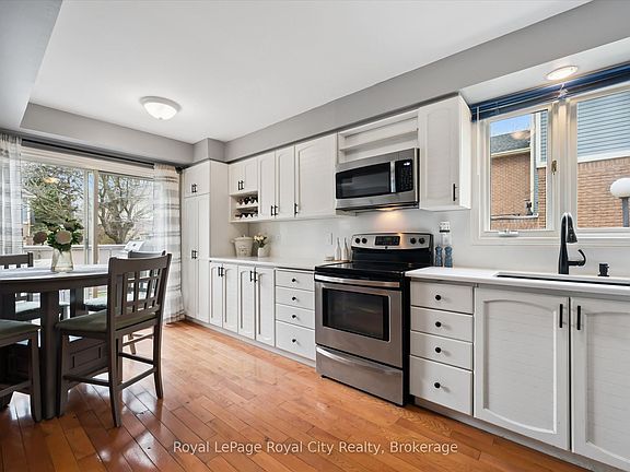 5th image of 941 Gordon St #25