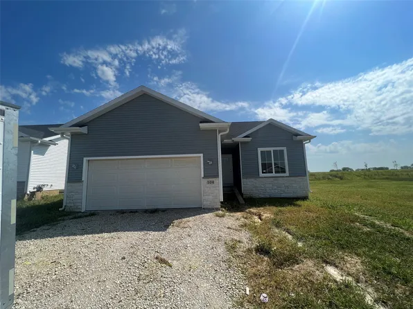 104 S Valley View Dr, Norwalk, IA 50211