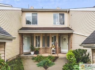 103 Nathan Dr, North Brunswick, NJ 08902