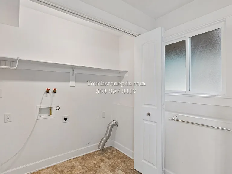 2791 Warwick St — Photo 34