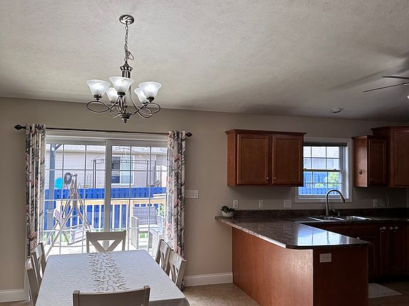 5th image of 2907 Cindy Ln