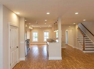 136 Allen Rd E, South Burlington, VT 05403