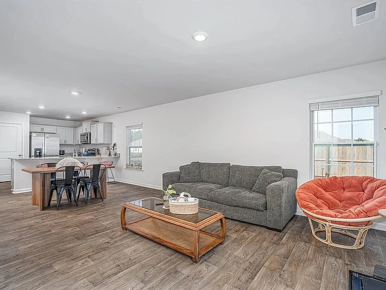 1843 Wildhorse Dr — Photo 12