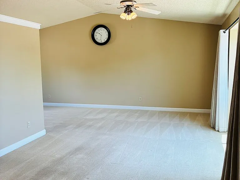 7710 Woody Creek Dr — Photo 2
