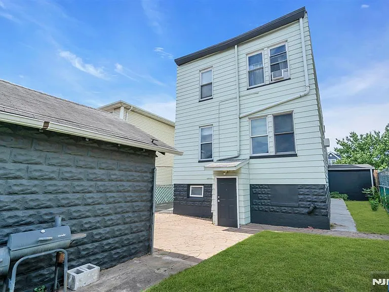 206 Highland Ave — Photo 20