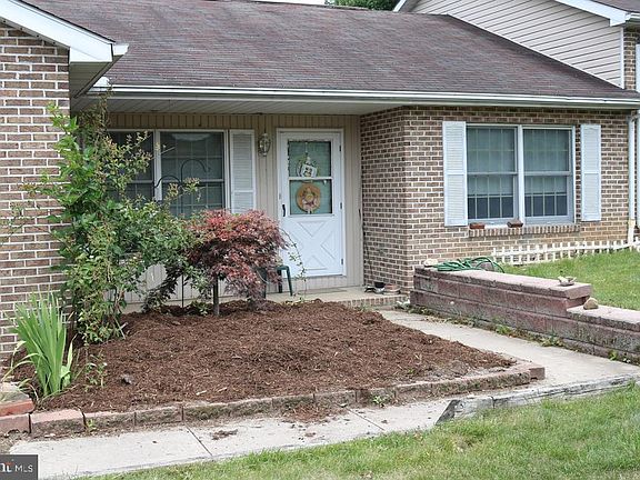 3rd image of 11951 Oakton Dr