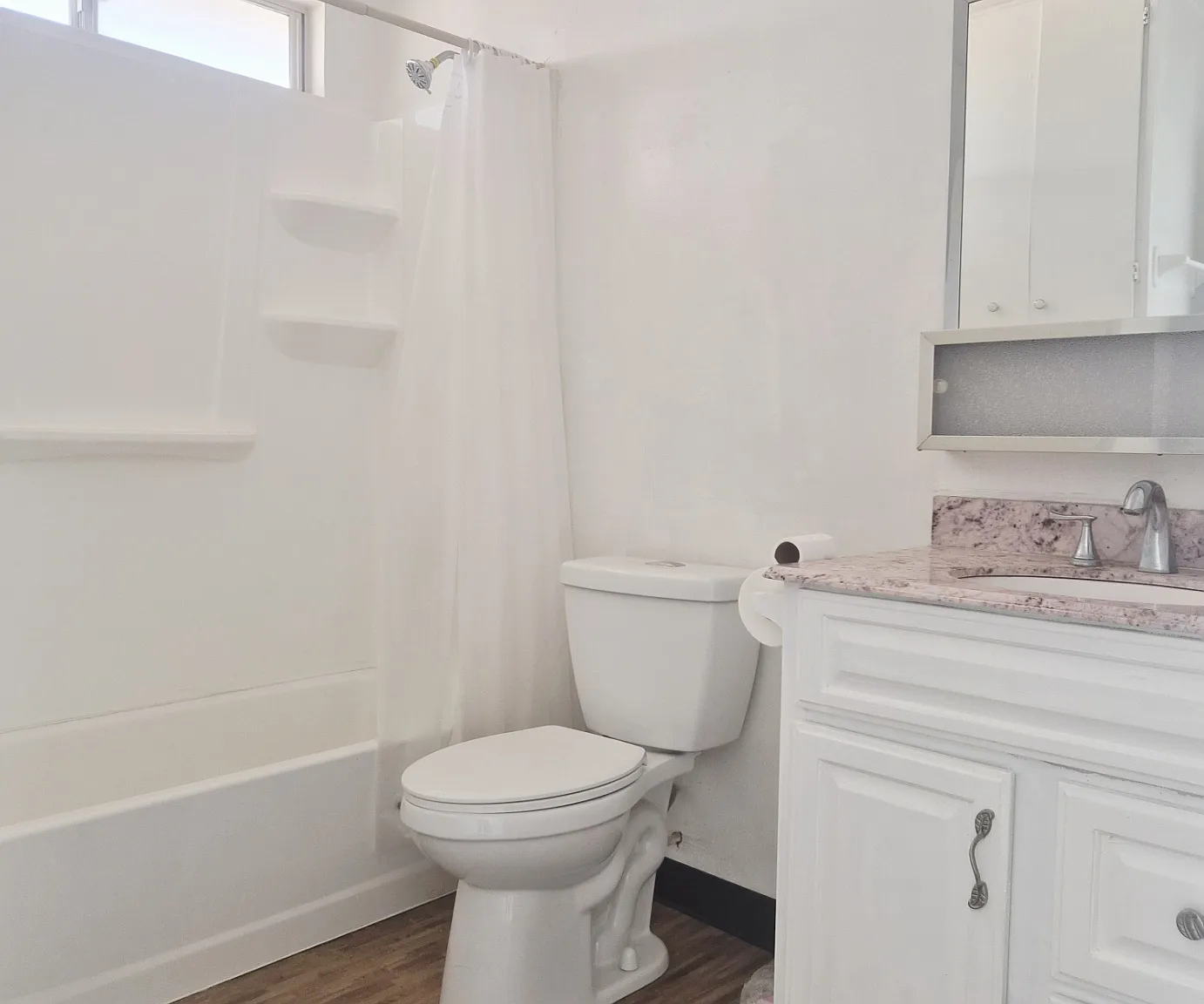 3 bed, 1200 sqft, $2,600 — Photo 3
