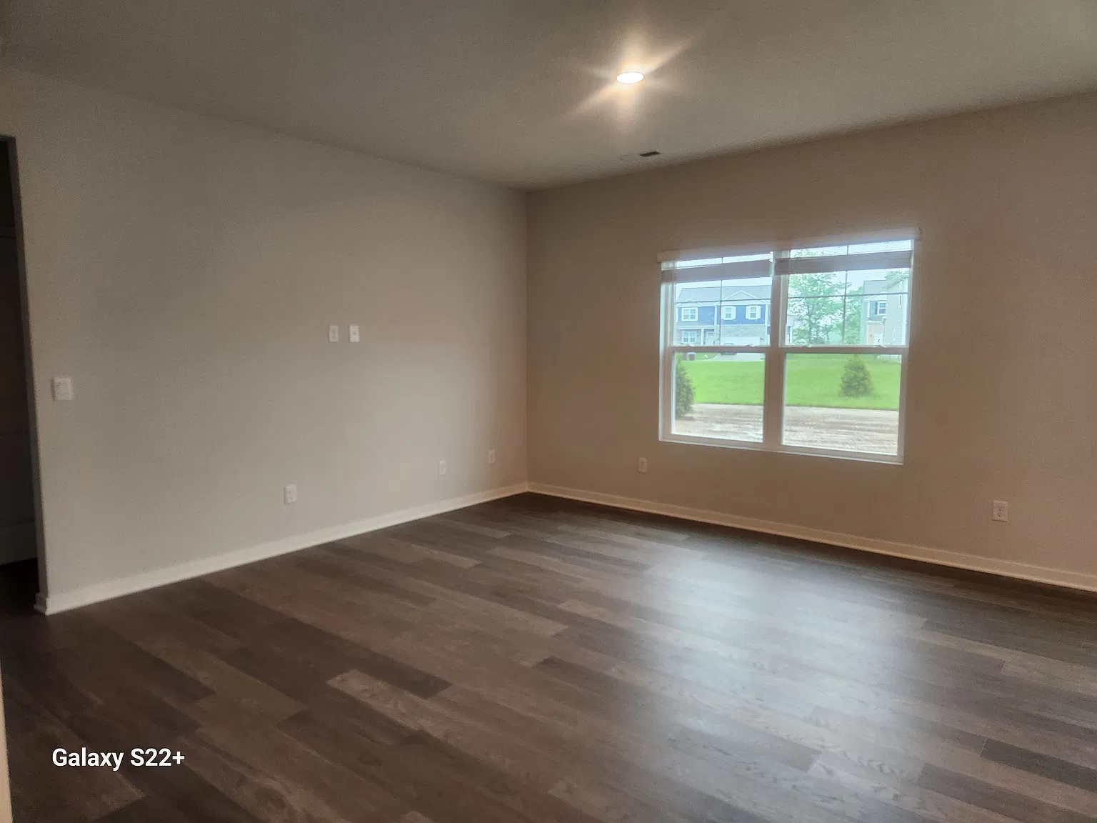5 bed, 2600 sqft, $3,500 — Photo 3
