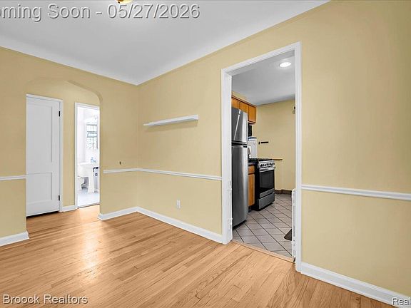 5th image of 1311 Harvard Rd
