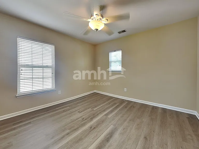 111 Graduate Ln — Photo 17