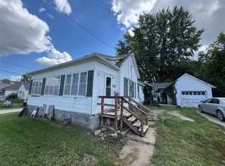 114 E Grant St, Osceola, IA 50213